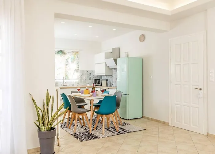 5 Star 3bdr, 2bth, Roofdeck, Naxos Town