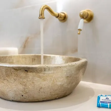 5 Star 3bdr, 2bth, Roofdeck, Naxos Town 別荘